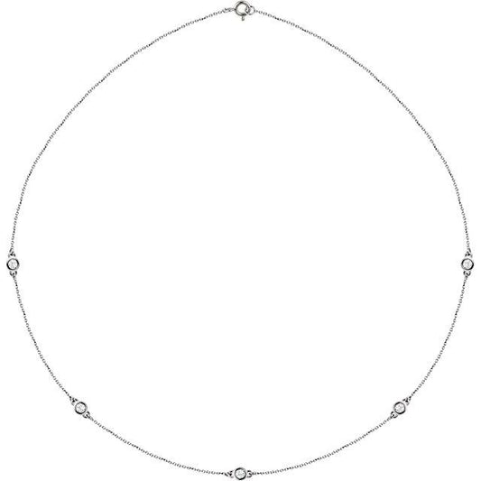 Collier Stations Cinq Diamants Taille Rond Sur Collets En Or Blanc 14 Karats