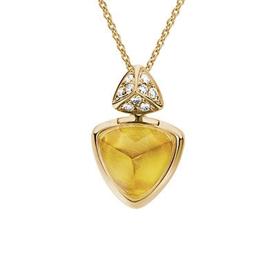 Pendentif en or jaune 14 Karats serti d'une citrine coupe trillion et de 0,07 carat de diamants Chaine or jaune 14 Karats